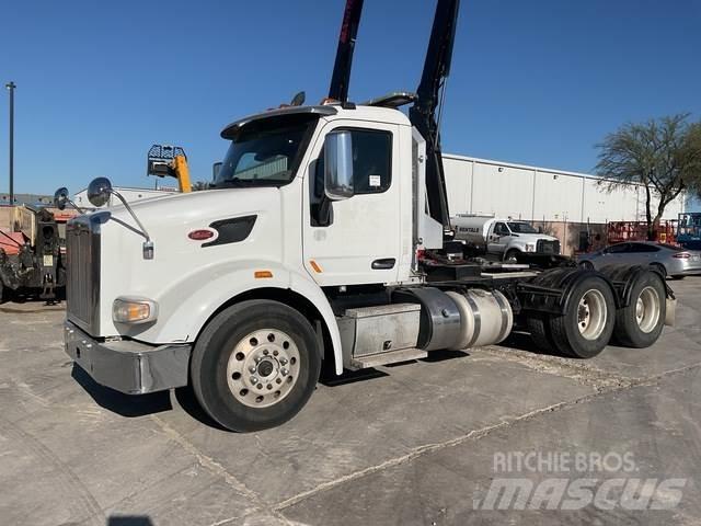 Peterbilt 567 Conventional Trucks / Tractor Trucks