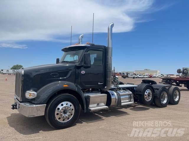 Peterbilt 567 Conventional Trucks / Tractor Trucks