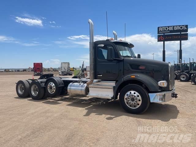 Peterbilt 567 Conventional Trucks / Tractor Trucks