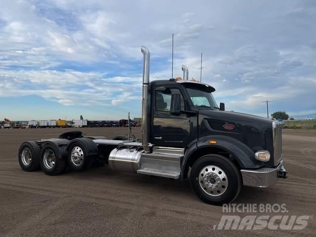 Peterbilt 567 Conventional Trucks / Tractor Trucks
