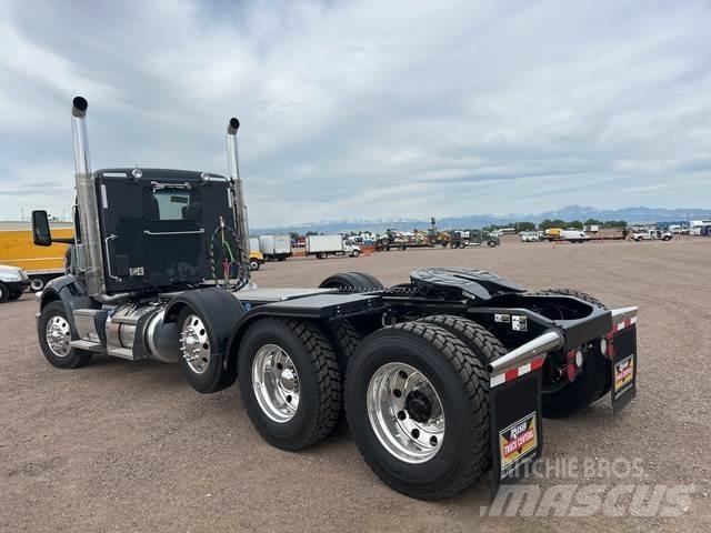 Peterbilt 567 Conventional Trucks / Tractor Trucks