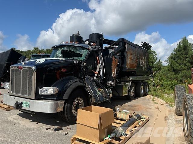 Peterbilt 567 Crawler Excavators