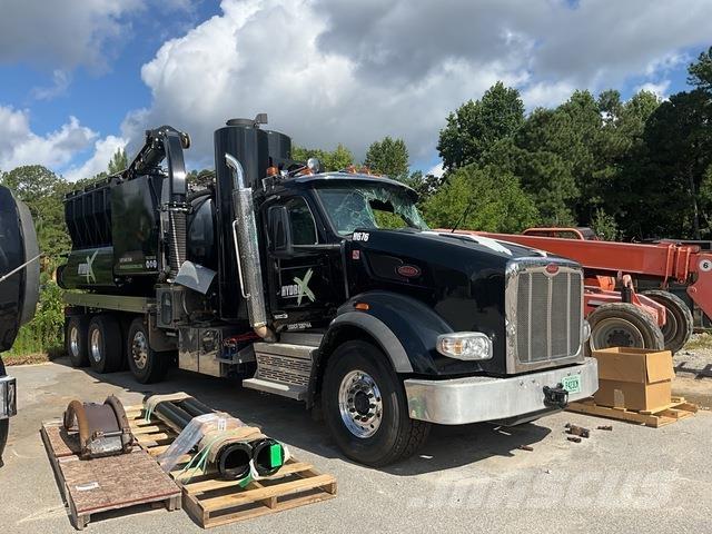 Peterbilt 567 Crawler Excavators