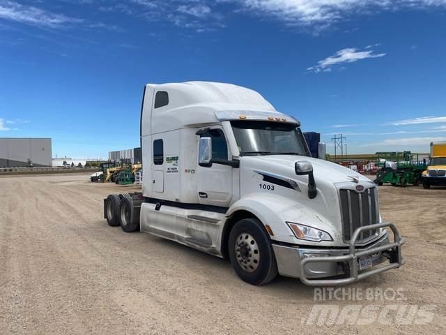 Peterbilt 579 Conventional Trucks / Tractor Trucks