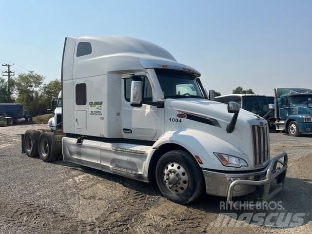 Peterbilt 579 Conventional Trucks / Tractor Trucks