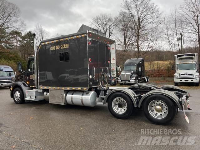 Peterbilt 579 Conventional Trucks / Tractor Trucks