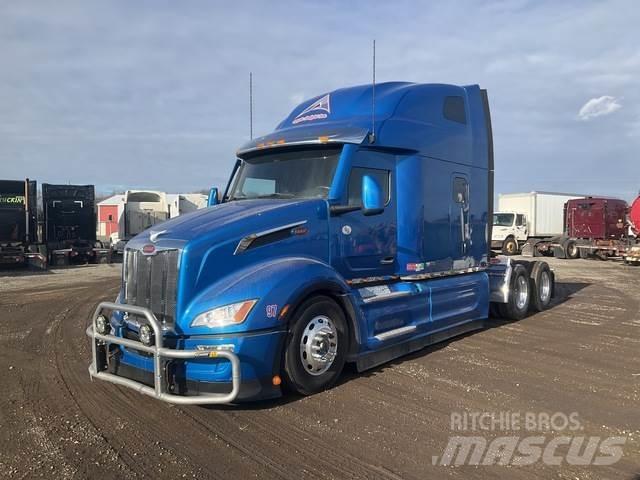 Peterbilt 579 Conventional Trucks / Tractor Trucks