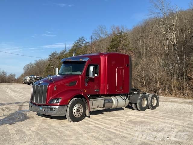 Peterbilt 579 Conventional Trucks / Tractor Trucks