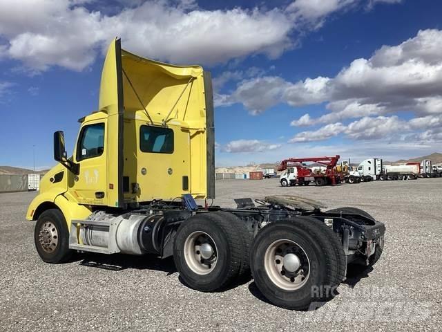 Peterbilt 579 Conventional Trucks / Tractor Trucks