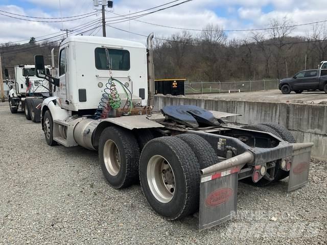 Peterbilt 579 Conventional Trucks / Tractor Trucks