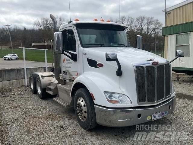 Peterbilt 579 Conventional Trucks / Tractor Trucks