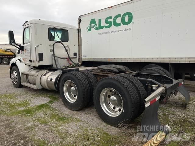 Peterbilt 579 Conventional Trucks / Tractor Trucks