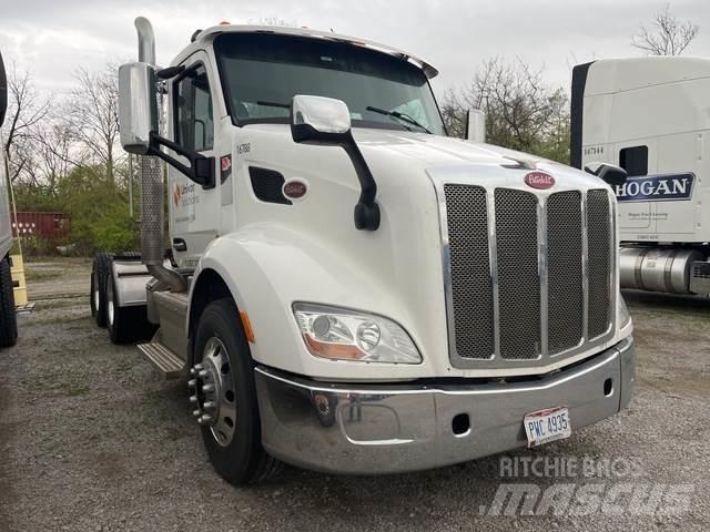 Peterbilt 579 Conventional Trucks / Tractor Trucks