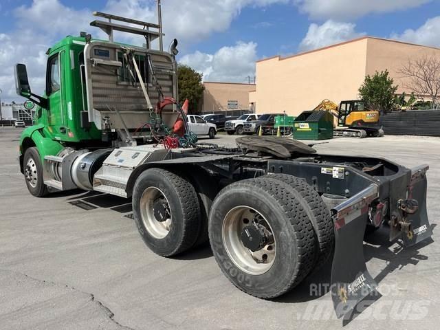 Peterbilt 579 Conventional Trucks / Tractor Trucks