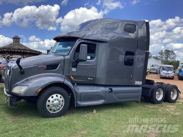 Peterbilt 579 Conventional Trucks / Tractor Trucks