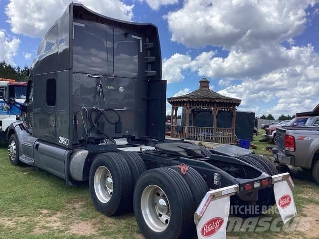 Peterbilt 579 Conventional Trucks / Tractor Trucks