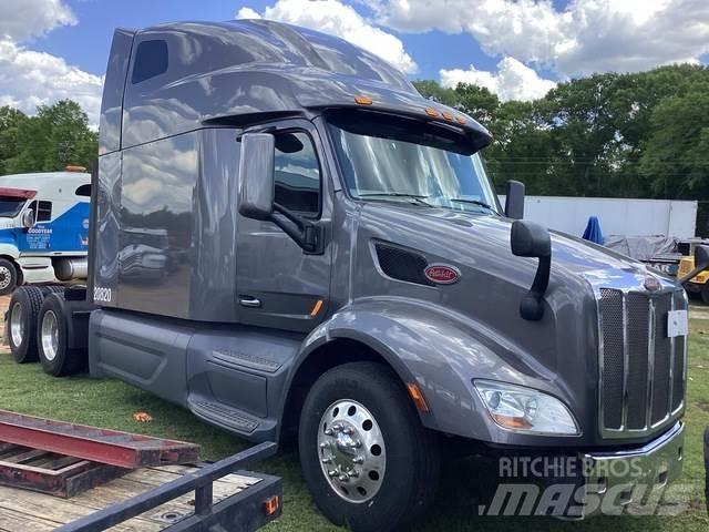 Peterbilt 579 Conventional Trucks / Tractor Trucks