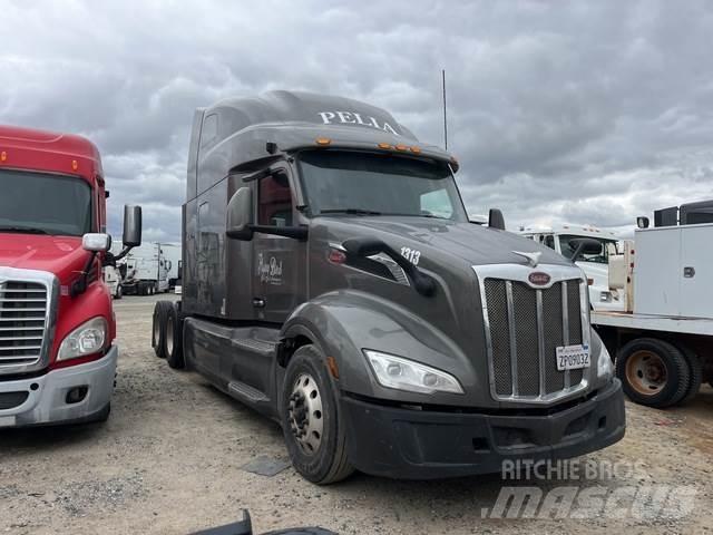 Peterbilt 579 Conventional Trucks / Tractor Trucks
