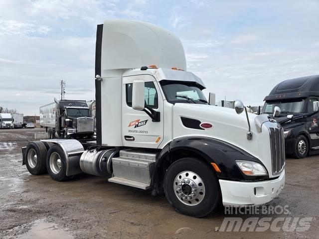 Peterbilt 579 Conventional Trucks / Tractor Trucks