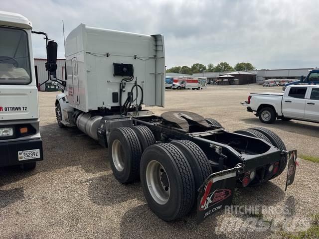 Peterbilt 579 Conventional Trucks / Tractor Trucks
