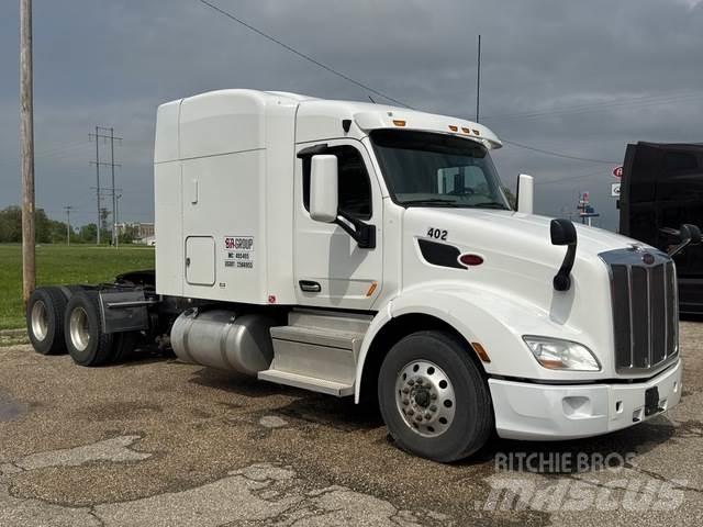Peterbilt 579 Conventional Trucks / Tractor Trucks