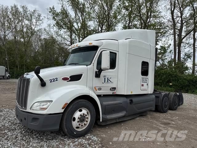 Peterbilt 579 Conventional Trucks / Tractor Trucks