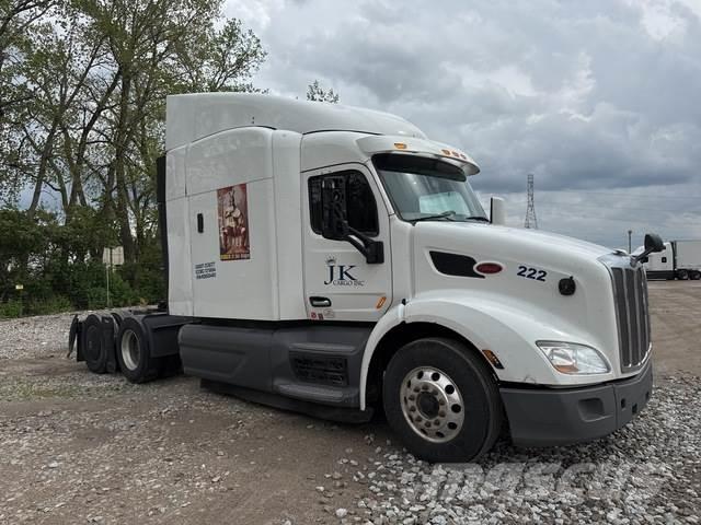 Peterbilt 579 Conventional Trucks / Tractor Trucks