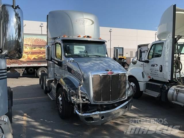 Peterbilt 579 Conventional Trucks / Tractor Trucks