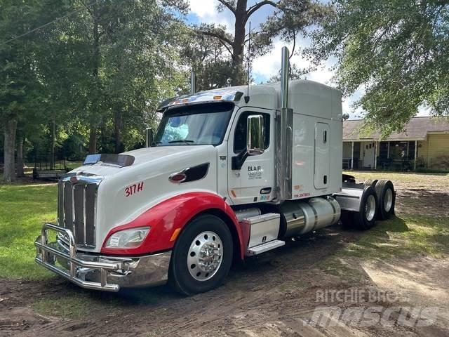 Peterbilt 579 Conventional Trucks / Tractor Trucks