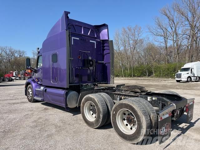 Peterbilt 579 Conventional Trucks / Tractor Trucks