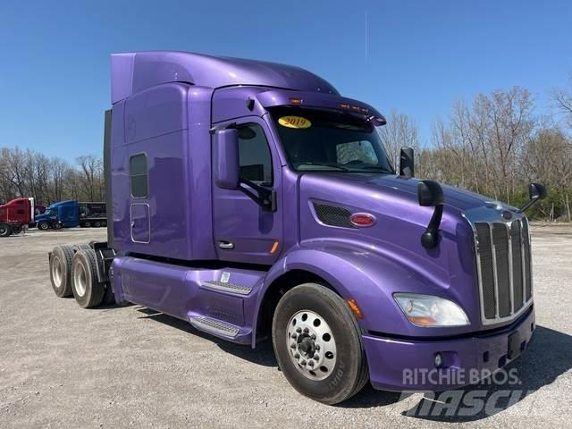 Peterbilt 579 Conventional Trucks / Tractor Trucks