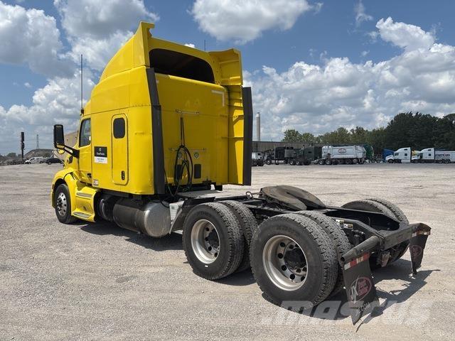 Peterbilt 579 Conventional Trucks / Tractor Trucks