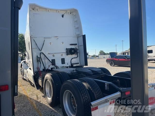 Peterbilt 579 Conventional Trucks / Tractor Trucks