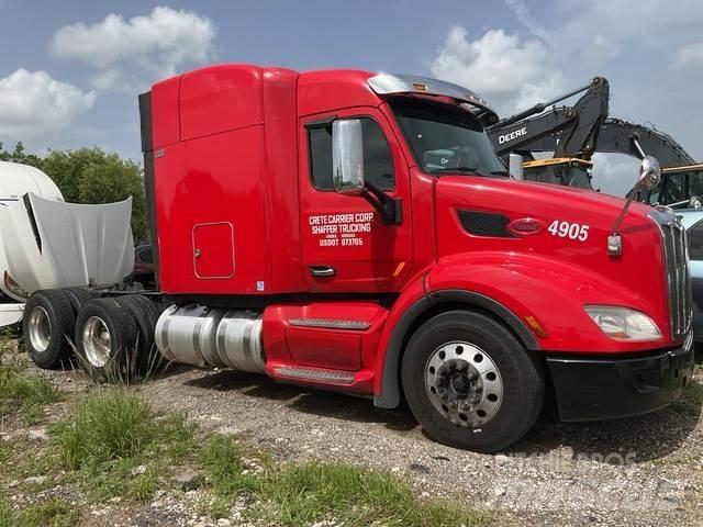 Peterbilt 579 Conventional Trucks / Tractor Trucks
