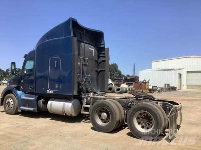 Peterbilt 579 Conventional Trucks / Tractor Trucks
