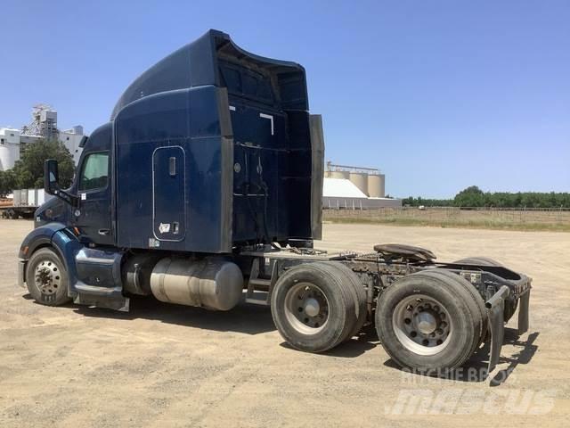 Peterbilt 579 Conventional Trucks / Tractor Trucks
