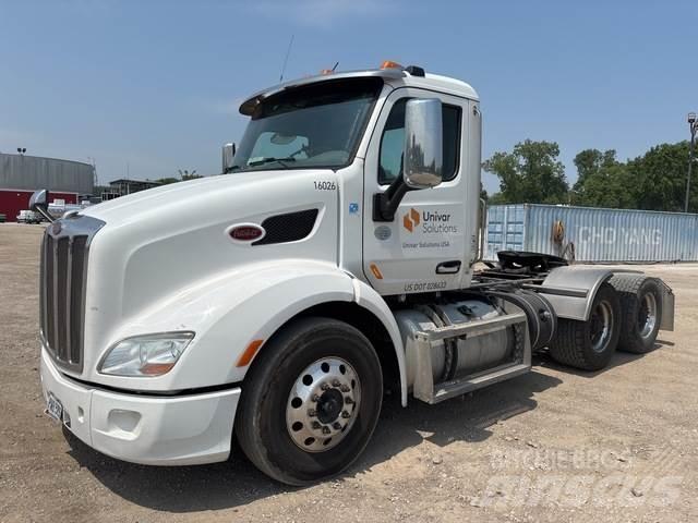 Peterbilt 579 Conventional Trucks / Tractor Trucks