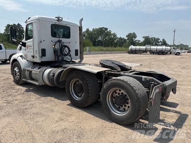 Peterbilt 579 Conventional Trucks / Tractor Trucks