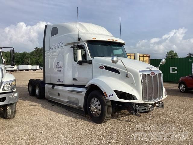 Peterbilt 579 Conventional Trucks / Tractor Trucks