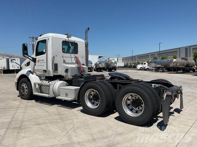 Peterbilt 579 Conventional Trucks / Tractor Trucks