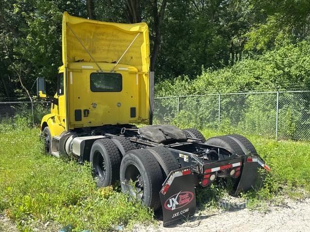 Peterbilt 579 Conventional Trucks / Tractor Trucks