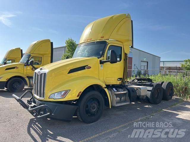 Peterbilt 579 Conventional Trucks / Tractor Trucks