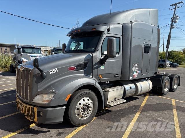 Peterbilt 579 Conventional Trucks / Tractor Trucks