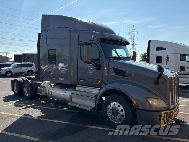 Peterbilt 579 Conventional Trucks / Tractor Trucks