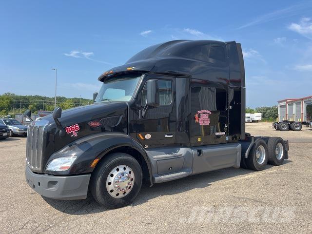 Peterbilt 579 Conventional Trucks / Tractor Trucks