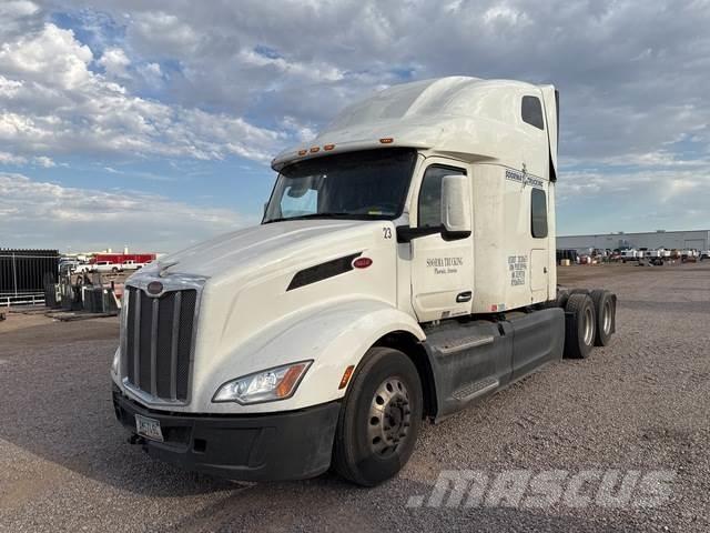 Peterbilt 579 Conventional Trucks / Tractor Trucks
