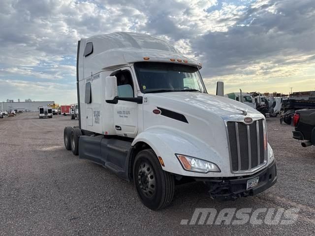 Peterbilt 579 Conventional Trucks / Tractor Trucks