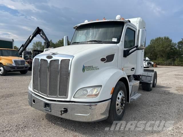 Peterbilt 579 Conventional Trucks / Tractor Trucks