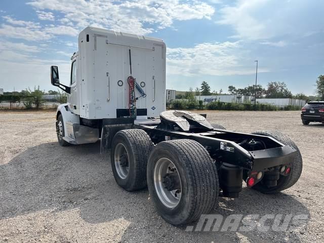 Peterbilt 579 Conventional Trucks / Tractor Trucks