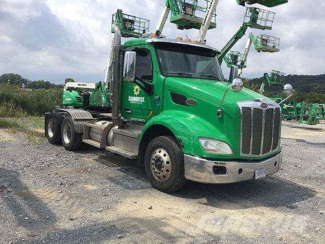 Peterbilt 579 Conventional Trucks / Tractor Trucks